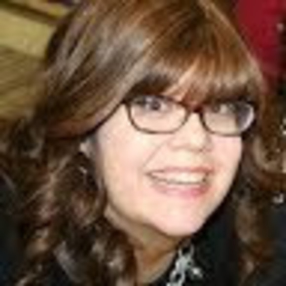 Meet your Posher, Sandy - Picture 1 of 1